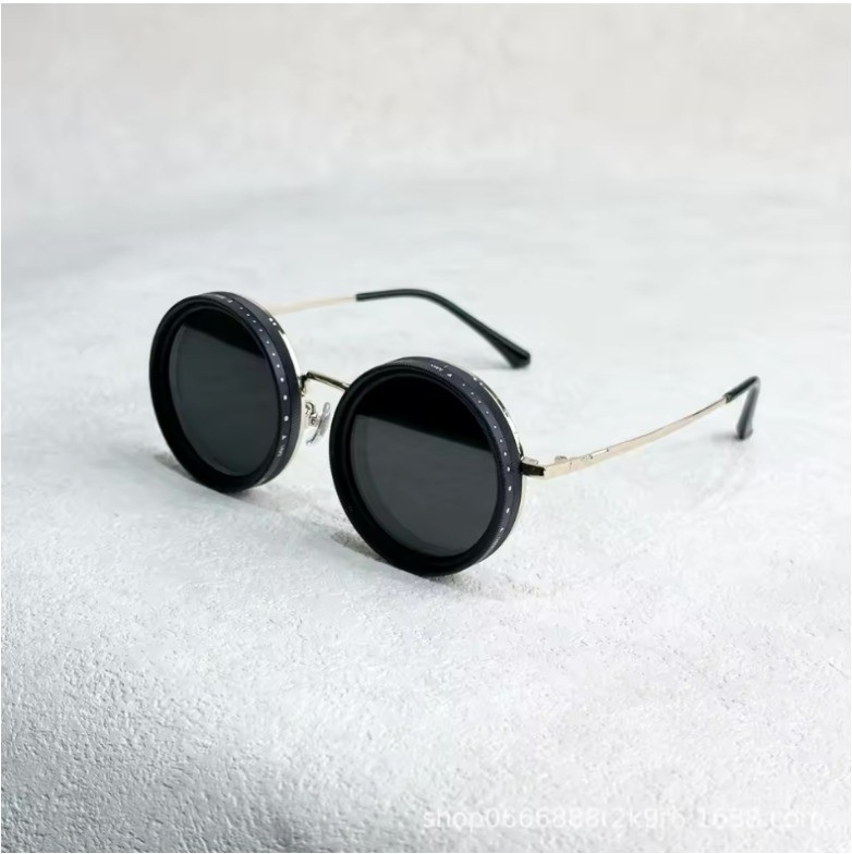 Black Lens - Sunglasses
